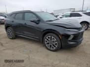✅ 2023 Chevrolet Blazer RS • VIN: 3GNKBKRS3PS209911 • Lot: 92086015. Wystawiony na Copart z przebiegiem 16 553 mil. Bezpłatny archiwum sprzedaży aukcyjnych z USA i szczegółowy raport historii pojazdu na DreamBid. Zdjęcie 4.