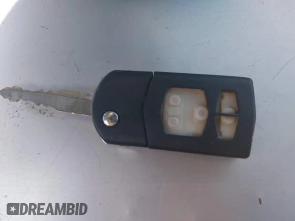 ✅ 2012 Mazda 6 i Touring Plus • VIN: 1YVHZ8EH3C5M33822 • Лот: 42323901. Опубликован ранее на IAAI с пробегом 116 086 миль. Бесплатный доступ к архиву аукционных продаж из США и подробный отчёт об истории автомобиля на DreamBid. Изображение 11.