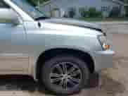 2006 Toyota Highlander z VIN JTEGD21AX60139594, wystawiony jako IAAI lot #42473393 z przebiegiem 210 409 mil mil oraz . Historia ofert i sprzedaży dostępna na DreamBid. Obrazek 17.