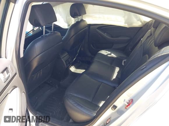 ✅ 2016 Kia Cadenza Premium • VIN: KNALN4D71G5206953 • Lot: 42148002. Wystawiony na IAAI z przebiegiem 101 790 mil. Bezpłatny archiwum sprzedaży aukcyjnych z USA i szczegółowy raport historii pojazdu na DreamBid. Zdjęcie 8.