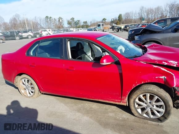 ✅ 2010 Volkswagen Jetta Limited Edition • VIN: 3VWAZ7AJ9AM128663 • Lot: 41669213. Wystawiony na IAAI z przebiegiem 148 076 mil. Bezpłatny archiwum sprzedaży aukcyjnych z USA i szczegółowy raport historii pojazdu na DreamBid. Zdjęcie 13.