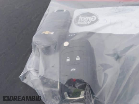 2013 Chevrolet Sonic LS z VIN 1G1JA6SH0D4171460, wystawiony jako IAAI lot #40888935 z przebiegiem 134 129 mil mil oraz . Historia ofert i sprzedaży dostępna na DreamBid. Obrazek 11.