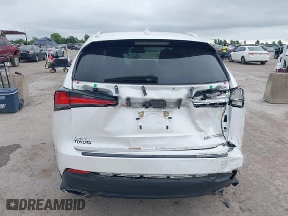 ✅ 2018 Lexus NX 300 • VIN: JTJYARBZ2J2088715 • Lot: 42595532. Wystawiony na IAAI z przebiegiem 123 675 mil. Bezpłatny archiwum sprzedaży aukcyjnych z USA i szczegółowy raport historii pojazdu na DreamBid. Zdjęcie 16.