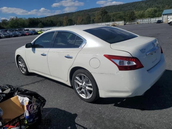 ✅ 2010 Nissan Maxima S • VIN: 1N4AA5AP4AC811266 • Лот: 86262775. Опубликован ранее на Copart с пробегом 123 934 миль. Бесплатный доступ к архиву аукционных продаж из США и подробный отчёт об истории автомобиля на DreamBid. Изображение 2.