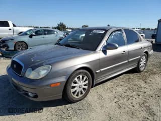 ✅ 2004 Hyundai Sonata GLS • VIN: KMHWF35H34A065347 • Лот: 82628875. Опубликован ранее на Copart с пробегом 117 726 миль. Бесплатный доступ к архиву аукционных продаж из США и подробный отчёт об истории автомобиля на DreamBid. Изображение 1.