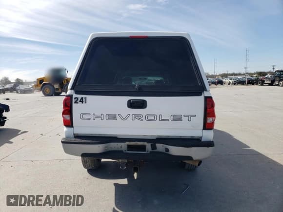 ✅ 2006 Chevrolet Silverado 2500HD Work Truck • VIN: 1GCHC23U56F170848 • Лот: 46299625. Опубликован ранее на Copart с пробегом 259 631 миль. Бесплатный доступ к архиву аукционных продаж из США и подробный отчёт об истории автомобиля на DreamBid. Изображение 6.