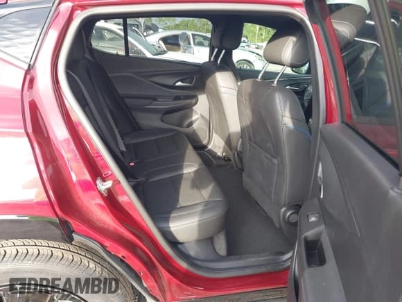 ✅ 2025 Buick Envista Sport Touring • VIN: KL47LBEP3SB147261 • Lot: 43550658. Wystawiony na IAAI z przebiegiem 7 995 mil. Bezpłatny archiwum sprzedaży aukcyjnych z USA i szczegółowy raport historii pojazdu na DreamBid. Zdjęcie 8.