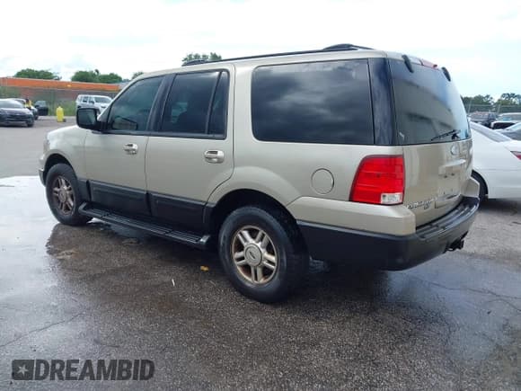 ✅ 2004 Ford Expedition Special Service • VIN: 1FMRU15W34LB16887 • Lot: 42832935. Wystawiony na IAAI z przebiegiem 170 961 mil. Bezpłatny archiwum sprzedaży aukcyjnych z USA i szczegółowy raport historii pojazdu na DreamBid. Zdjęcie 3.