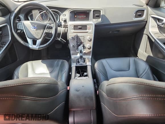 ✅ 2015 Volvo V60 T5 • VIN: YV4612HK4F1001189 • Лот: 65160625. Опубликован ранее на Copart с пробегом 195 495 миль. Бесплатный доступ к архиву аукционных продаж из США и подробный отчёт об истории автомобиля на DreamBid. Изображение 8.