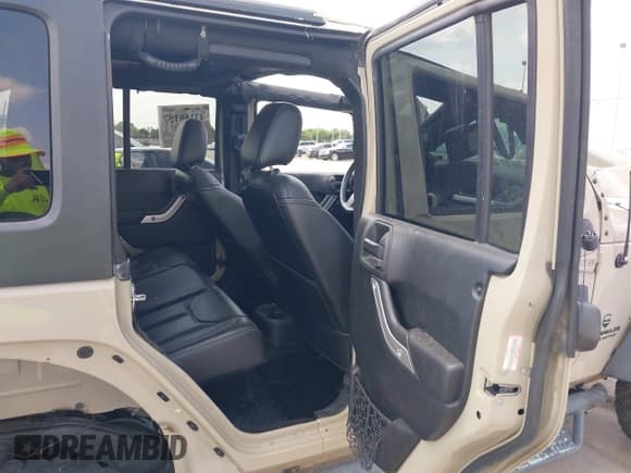 ✅ 2017 Jeep Wrangler Unlimited Rubicon Recon • VIN: 1C4BJWFG2HL701727 • Lot: 43158157. Listed on IAAI with 159,054 mi. Free auction sales archive from the USA and detailed vehicle history report at DreamBid. Image 8.