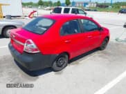 ✅ 2010 Chevrolet Aveo 1LT • VIN: KL1TD5DE0AB126585 • Lot: 42219460. Wystawiony na IAAI z przebiegiem 148 785 mil. Bezpłatny archiwum sprzedaży aukcyjnych z USA i szczegółowy raport historii pojazdu na DreamBid. Zdjęcie 4.