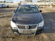 ✅ 2011 Volkswagen Eos • VIN: WVWAW7AH7BV004195 • Lot: 47486705. Wystawiony na Copart z przebiegiem 136 621 mil. Bezpłatny archiwum sprzedaży aukcyjnych z USA i szczegółowy raport historii pojazdu na DreamBid. Zdjęcie 5.