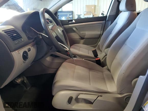 ✅ 2009 Volkswagen Rabbit S • VIN: WVWDA71K39W068097 • Лот: 88884305. Опубликован ранее на Copart с пробегом 134 312 миль. Бесплатный доступ к архиву аукционных продаж из США и подробный отчёт об истории автомобиля на DreamBid. Изображение 7.