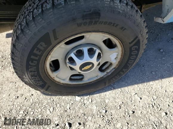 ✅ 2013 Chevrolet Silverado 2500HD • VIN: 1GC2KVCB0DZ305870 • Lot: 43870601. Wystawiony na IAAI z przebiegiem 159 958 mil. Bezpłatny archiwum sprzedaży aukcyjnych z USA i szczegółowy raport historii pojazdu na DreamBid. Zdjęcie 9.