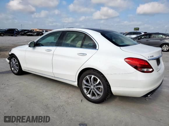 ✅ 2017 Mercedes-Benz C 300 • VIN: 55SWF4KB5HU203380 • Лот: 58492365. Опубликован ранее на Copart с пробегом 79 688 миль. Бесплатный доступ к архиву аукционных продаж из США и подробный отчёт об истории автомобиля на DreamBid. Изображение 2.