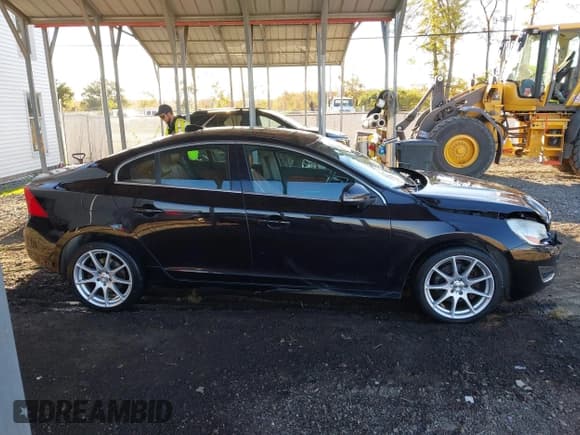 ✅ 2011 Volvo S60 • VIN: YV1902FH0B2000730 • Lot: 43543784. Listed on IAAI with 153,765 mi. Free auction sales archive from the USA and detailed vehicle history report at DreamBid. Image 14.