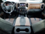 ✅ 2020 Chevrolet Silverado 1500 High Country • VIN: 3GCUYHED0LG410625 • Lot: 80234124. Wystawiony na Copart z przebiegiem 64 150 mil. Bezpłatny archiwum sprzedaży aukcyjnych z USA i szczegółowy raport historii pojazdu na DreamBid. Zdjęcie 8.