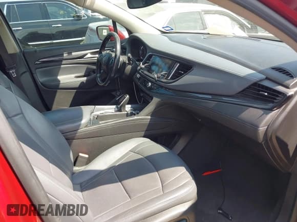 ✅ 2019 Buick Enclave Essence • VIN: 5GAERBKW0KJ152335 • Лот: 43251549. Опубликован ранее на IAAI с пробегом 276 604 миль. Бесплатный доступ к архиву аукционных продаж из США и подробный отчёт об истории автомобиля на DreamBid. Изображение 5.