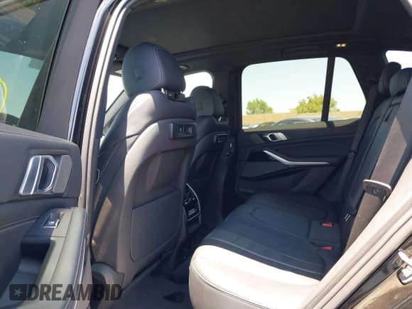 ✅ 2020 BMW X5 sDrive40i • VIN: 5UXCR4C05L9B38334 • Lot: 42537260. Wystawiony na IAAI z przebiegiem 54 703 mil. Bezpłatny archiwum sprzedaży aukcyjnych z USA i szczegółowy raport historii pojazdu na DreamBid. Zdjęcie 8.