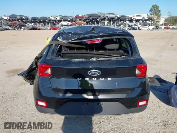 ✅ 2022 Hyundai Venue SE • VIN: KMHRB8A35NU200411 • Lot: 41523273. Listed on IAAI with 41,127 mi. Free auction sales archive from the USA and detailed vehicle history report at DreamBid. Image 15.