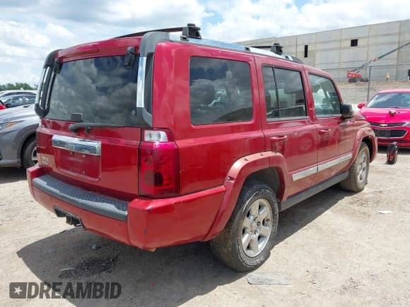 ✅ 2006 Jeep Commander Limited • VIN: 1J8HH58N16C140132 • Lot: 42629429. Wystawiony na IAAI z przebiegiem 229 586 mil. Bezpłatny archiwum sprzedaży aukcyjnych z USA i szczegółowy raport historii pojazdu na DreamBid. Zdjęcie 4.