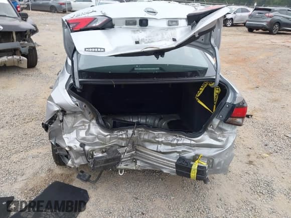 ✅ 2023 Nissan Versa S • VIN: 3N1CN8DV7PL829246 • Lot: 43317637. Listed on IAAI with 106,637 mi. Free auction sales archive from the USA and detailed vehicle history report at DreamBid. Image 6.