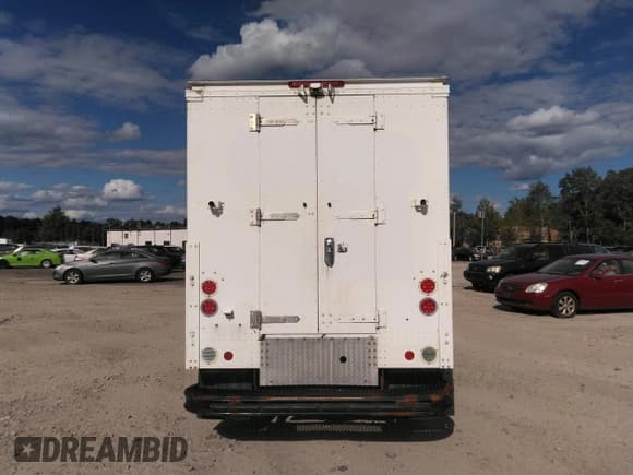 ✅ 2015 Ford F-250 XL • VIN: 1FDBF2B63FED21591 • Lot: 42647780. Listed on IAAI with 352,521 mi. Free auction sales archive from the USA and detailed vehicle history report at DreamBid. Image 16.