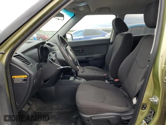 ✅ 2013 Kia Soul • VIN: KNDJT2A59D7485138 • Lot: 87016195. Wystawiony na Copart z przebiegiem 164 093 mil. Bezpłatny archiwum sprzedaży aukcyjnych z USA i szczegółowy raport historii pojazdu na DreamBid. Zdjęcie 7.