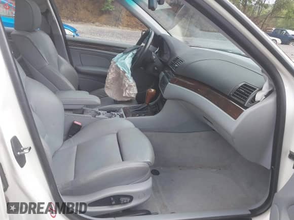 2001 BMW 3 Series 325i с VIN WBAAV33471EE75901, выставлен на аукционе IAAI как лот 42712622 с пробегом 78 841 миль миль и . История ставок и продаж доступна на DreamBid. Изображение 5.