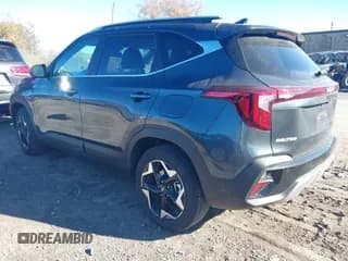 ✅ 2025 Kia Seltos EX • VIN: KNDERCAA8S7728907 • Лот: 43557378. Опубликован ранее на IAAI с пробегом 9 673 миль. Бесплатный доступ к архиву аукционных продаж из США и подробный отчёт об истории автомобиля на DreamBid. Изображение 3.