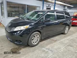 ✅ 2014 Toyota Sienna XLE • VIN: 5TDYK3DC1ES459836 • Lot: 93939225. Listed on Copart with 267,787 mi. Free auction sales archive from the USA and detailed vehicle history report at DreamBid. Image 1.