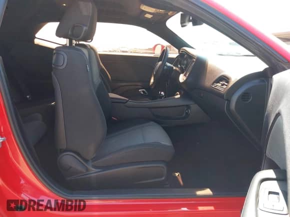 2016 Dodge Challenger SXT Plus z VIN 2C3CDZAG6GH137763, wystawiony jako IAAI lot #43310704 z przebiegiem 119 926 mil mil oraz . Historia ofert i sprzedaży dostępna na DreamBid. Obrazek 5.