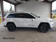 ✅ 2018 Jeep Grand Cherokee Laredo E • VIN: 1C4RJFAG6JC425810 • Лот: 43824522. Опубликован ранее на IAAI с пробегом 131 520 миль. Бесплатный доступ к архиву аукционных продаж из США и подробный отчёт об истории автомобиля на DreamBid. Изображение 13.