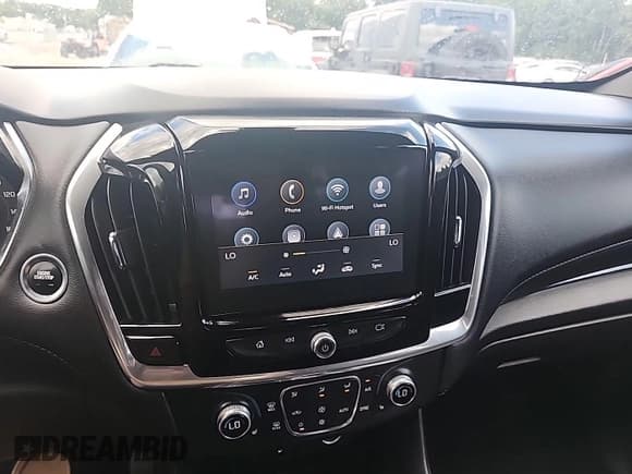 ✅ 2022 Chevrolet Traverse LT Cloth • VIN: 1GNERGKW7NJ174257 • Lot: 42951887. Wystawiony na IAAI z przebiegiem 107 003 mil. Bezpłatny archiwum sprzedaży aukcyjnych z USA i szczegółowy raport historii pojazdu na DreamBid. Zdjęcie 1.