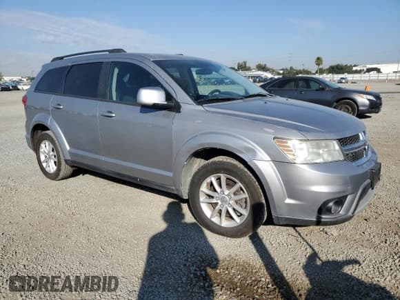 ✅ 2017 Dodge Journey SXT • VIN: 3C4PDCBG5HT526900 • Lot: 92968665. Listed on Copart with 92,069 mi. Free auction sales archive from the USA and detailed vehicle history report at DreamBid. Image 4.