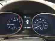 2017 Hyundai Santa Fe 2.0T z VIN 5XYZUDLA9HG433491, wystawiony jako IAAI lot #43298379 z przebiegiem 135 099 mil mil oraz . Historia ofert i sprzedaży dostępna na DreamBid. Obrazek 7.