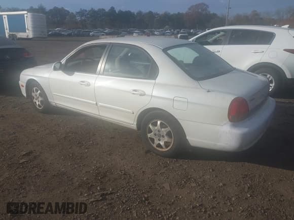 ✅ 2001 Hyundai Sonata GLS • VIN: KMHWF35V81A411118 • Лот: 43602992. Опубликован ранее на IAAI с пробегом 71 196 миль. Бесплатный доступ к архиву аукционных продаж из США и подробный отчёт об истории автомобиля на DreamBid. Изображение 3.