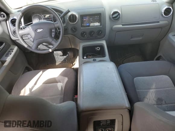 ✅ 2006 Ford Expedition Special Service • VIN: 1FMPU165X6LA78185 • Lot: 90669165. Listed on Copart with 324,062 mi. Free auction sales archive from the USA and detailed vehicle history report at DreamBid. Image 8.