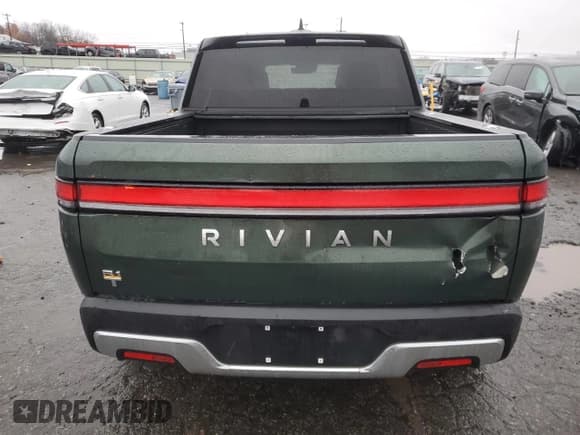 ✅ 2022 Rivian R1T Adventure • VIN: 7FCTGAAA5NN007049 • Лот: 82051104. Опубликован ранее на Copart с пробегом Не указан. Бесплатный доступ к архиву аукционных продаж из США и подробный отчёт об истории автомобиля на DreamBid. Изображение 6.