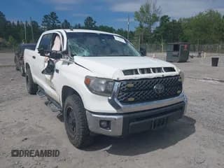 ✅ 2018 Toyota Tundra SR5 • VIN: 5TFDW5F18JX760859 • Lot: 42204960. Wystawiony na IAAI z przebiegiem 262 057 mil. Bezpłatny archiwum sprzedaży aukcyjnych z USA i szczegółowy raport historii pojazdu na DreamBid. Zdjęcie 1.