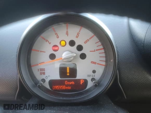 ✅ 2014 MINI Countryman S • VIN: WMWZC3C54EWP27537 • Lot: 49628855. Listed on Copart with 95,958 mi. Free auction sales archive from the USA and detailed vehicle history report at DreamBid. Image 9.