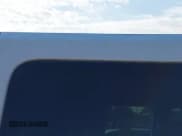 ✅ 2018 Ford Transit Passenger XL • VIN: 1FBZX2YM1JKA33699 • Lot: 41786863. Wystawiony na IAAI z przebiegiem 138 735 mil. Bezpłatny archiwum sprzedaży aukcyjnych z USA i szczegółowy raport historii pojazdu na DreamBid. Zdjęcie 18.