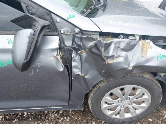 ✅ 2018 Hyundai Accent SE • VIN: 3KPC24A35JE015593 • Лот: 41973931. Опубликован ранее на IAAI с пробегом 119 135 миль. Бесплатный доступ к архиву аукционных продаж из США и подробный отчёт об истории автомобиля на DreamBid. Изображение 17.