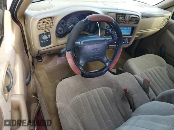 ✅ 1998 Chevrolet S-10 LS • VIN: 1GCCS1442WK247348 • Лот: 51708985. Опубликован ранее на Copart с пробегом 185 239 миль. Бесплатный доступ к архиву аукционных продаж из США и подробный отчёт об истории автомобиля на DreamBid. Изображение 8.