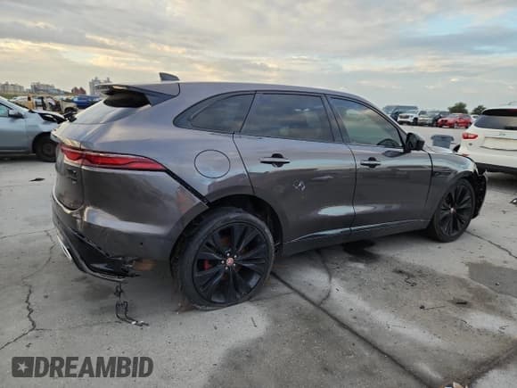 ✅ 2021 Jaguar F-Pace R-Dynamic S • VIN: SADCT2FUXMA667723 • Lot: 85119995. Wystawiony na Copart z przebiegiem 46 901 mil. Bezpłatny archiwum sprzedaży aukcyjnych z USA i szczegółowy raport historii pojazdu na DreamBid. Zdjęcie 3.