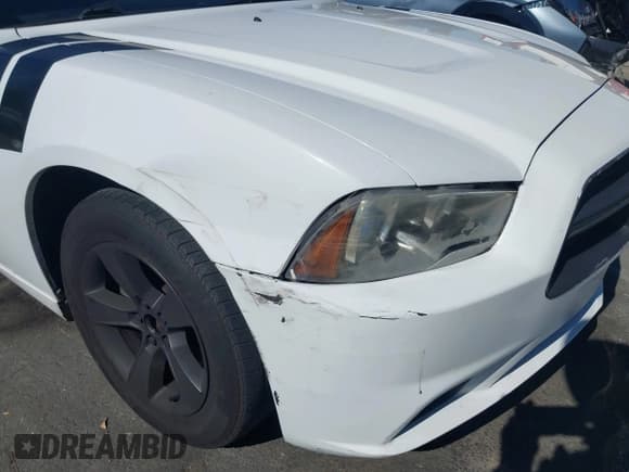 ✅ 2013 Dodge Charger SE • VIN: 2C3CDXBG4DH622353 • Lot: 43550359. Wystawiony na IAAI z przebiegiem 153 071 mil. Bezpłatny archiwum sprzedaży aukcyjnych z USA i szczegółowy raport historii pojazdu na DreamBid. Zdjęcie 6.