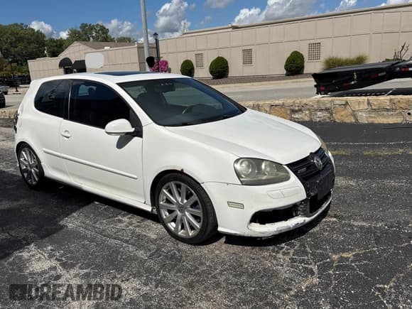 ✅ 2008 Volkswagen R32 • VIN: WVWKC71K68W135808 • Lot: 82083375. Listed on Copart with 184,825 mi. Free auction sales archive from the USA and detailed vehicle history report at DreamBid. Image 1.