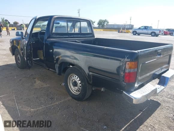 ✅ 1989 Toyota Pickup DX • VIN: JT4RN81P0K0029116 • Lot: 42474777. Listed on IAAI with 234,987 mi. Free auction sales archive from the USA and detailed vehicle history report at DreamBid. Image 3.