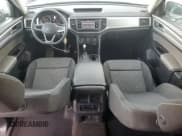 ✅ 2021 Volkswagen Atlas S • VIN: 1V2GP2CA0MC563224 • Lot: 87438774. Wystawiony na Copart z przebiegiem 48 407 mil. Bezpłatny archiwum sprzedaży aukcyjnych z USA i szczegółowy raport historii pojazdu na DreamBid. Zdjęcie 8.