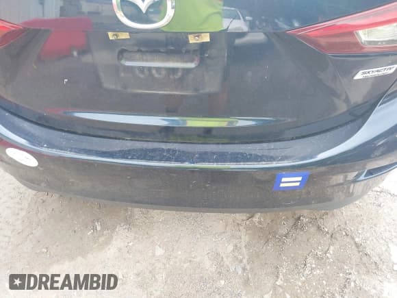 ✅ 2014 Mazda 3 S Grand Touring • VIN: JM1BM1W38E1182990 • Lot: 42669210. Listed on IAAI with 86,894 mi. Free auction sales archive from the USA and detailed vehicle history report at DreamBid. Image 17.